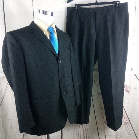 JF. J.Ferrar Modern Fit 46R 3 Button Charcoal Striped 2pc Suit - Picture 1 of 16